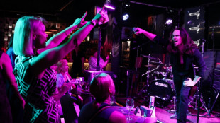 Bandas tributo agitam f&atilde;s russos privados de seus &iacute;dolos musicais ocidentais