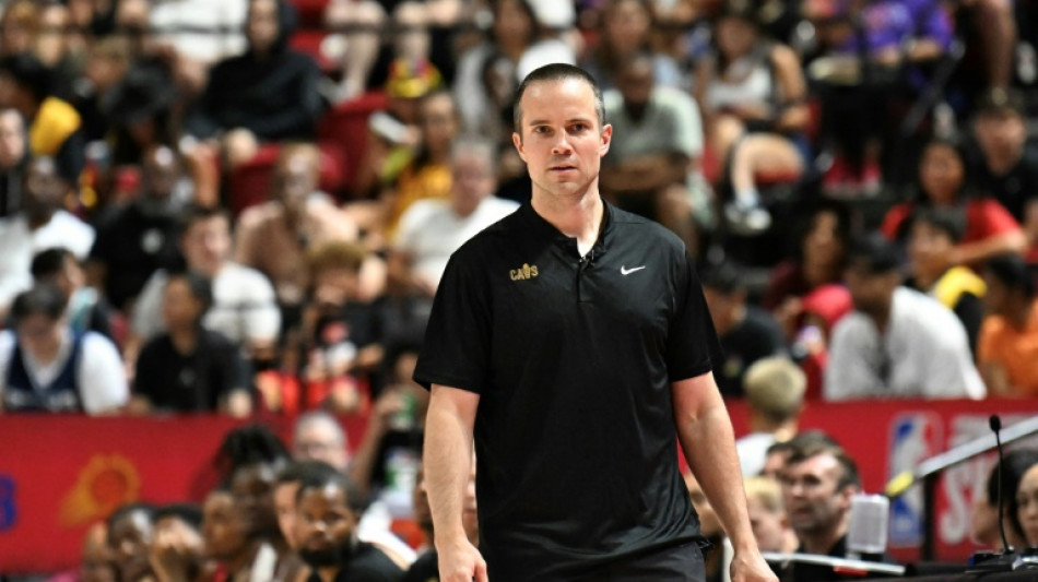 Suns name Ott as new head coach