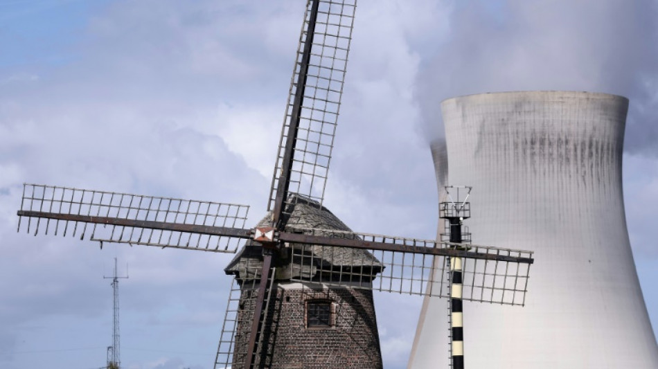 Nucl&eacute;aire: la Belgique, en plein doute, ferme son premier r&eacute;acteur