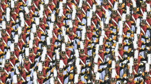 Corea del Sur exhibe músculo con su primer desfile militar en una década