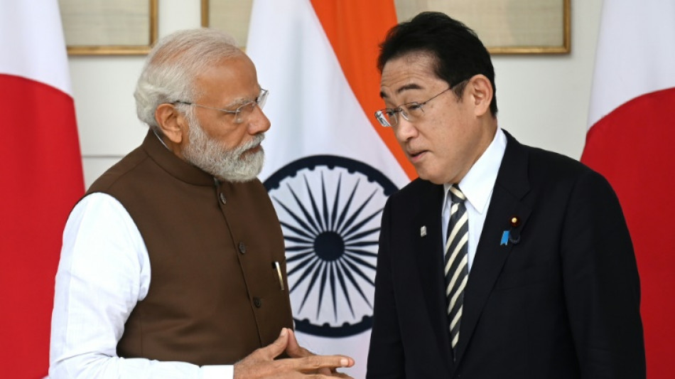 El l&iacute;der japon&eacute;s visita India con la mira en el comercio y China