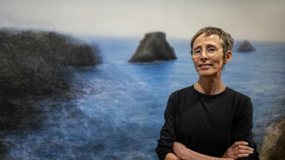 &Agrave; Pont-Aven, l'artiste Corinne Vionnet interroge l'usure du regard num&eacute;rique