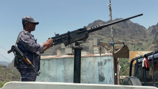 Alerta a&eacute;rea en la capital saudita, con humo y llamas cerca de su aeropuerto