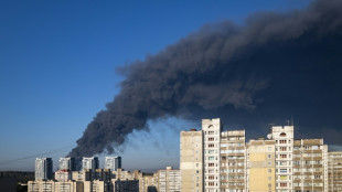 Al menos 27 muertos en un ataque ruso a un dep&oacute;sito cerca de Kiev