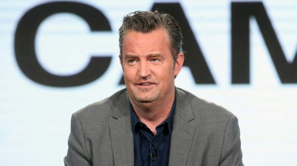 L'acteur Matthew Perry, de la s&eacute;rie enbl&eacute;matique "Friends", a &eacute;t&eacute; enterr&eacute; &agrave; Los Angeles (m&eacute;dias)