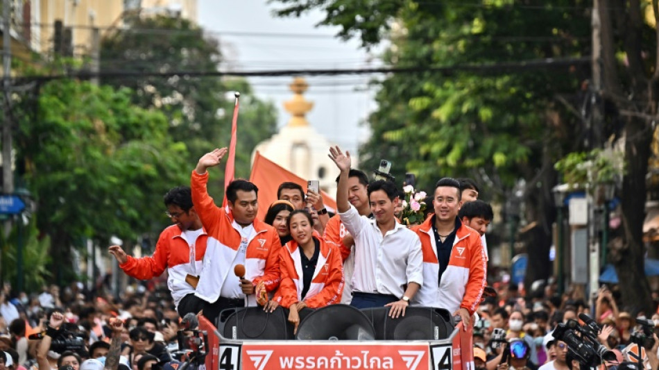 Tha&iuml;lande: la Cour constitutionnelle va examiner la dissolution du principal parti d'opposition