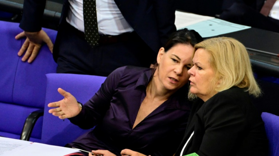 Baerbock bedauert K&uuml;rzungen im Etat ihres Ministeriums