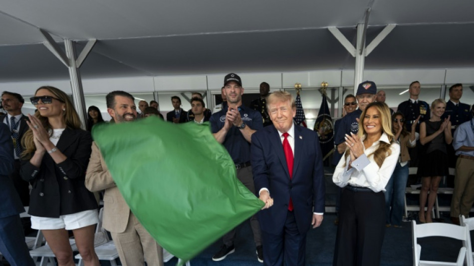 Trump culmina los festejos por aniversario de EEUU con carrera de IndyCar en Washington