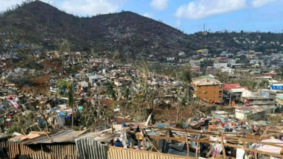Verheerender Zyklon in Mayotte: Helfer suchen nach &Uuml;berlebenden