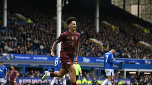 Aston Villa goleia Newcastle (4-1) e acelera na corrida por vaga na Champions
