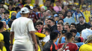 Conmebol pune 11 jogadores uruguaios por incidentes na Copa Am&eacute;rica