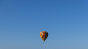 Schreck f&uuml;r Bewohner: Hei&szlig;luftballon schleift &uuml;ber Hausdach