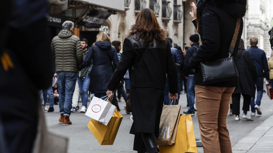 Istat, migliora clima di fiducia di consumatori e imprese