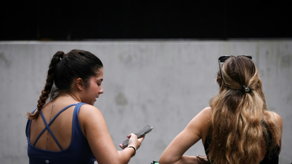 Australie: l'interdiction des r&eacute;seaux sociaux pour les moins de 16 ans devant le Parlement