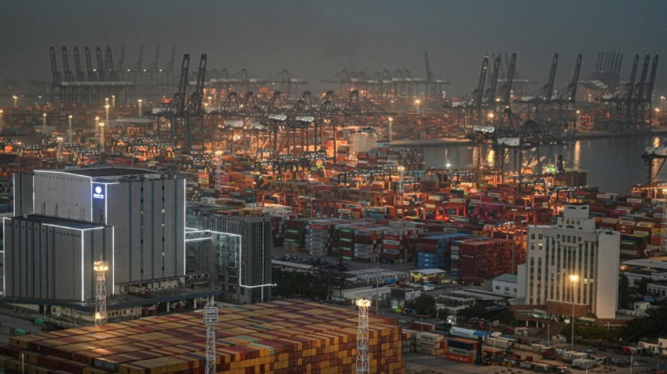 Asian stocks gain after China teases US tariff talks