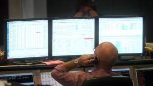 Lo spread Btp-Bund chiude stabile a quota 86, rendimenti in calo