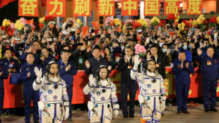 Astronautas de China vuelven a Tierra tras su misi&oacute;n m&aacute;s larga en el espacio