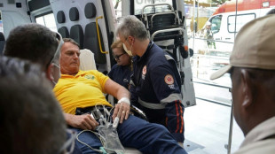 Estado de sa&uacute;de de Bolsonaro melhora, mas ele seguir&aacute; internado