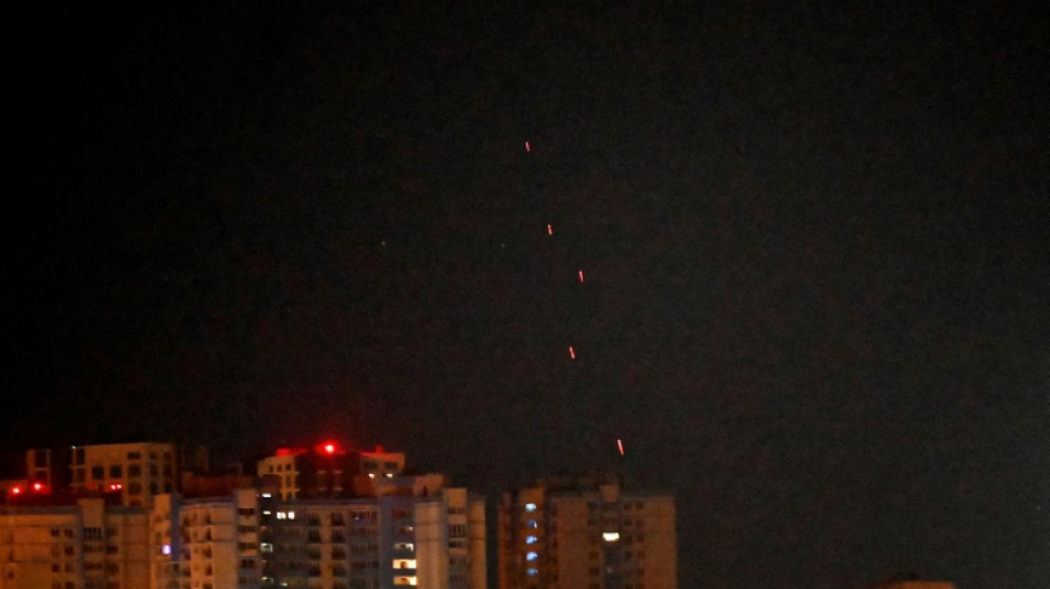 Ukraine: dix morts dans des frappes russes massives sur Kiev