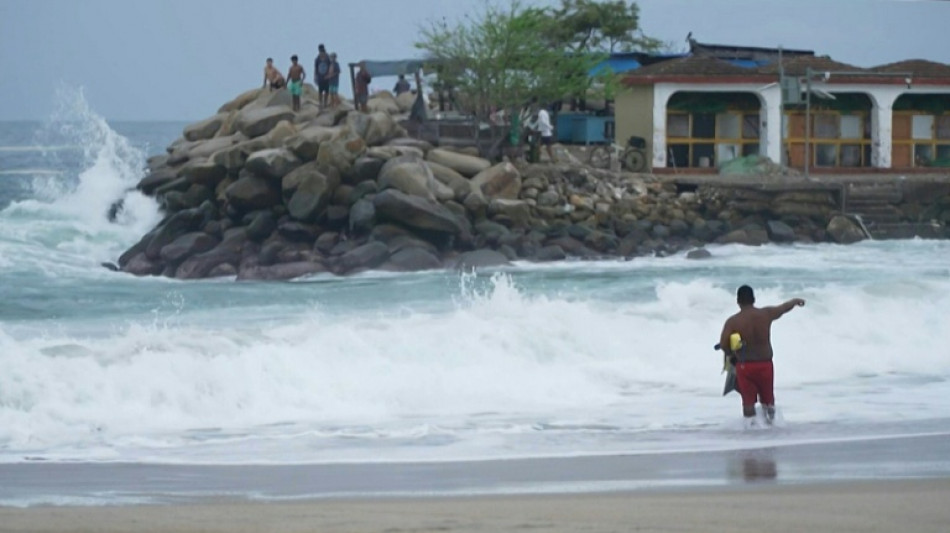 Erick se acerca a la costa sur de M&eacute;xico como un poderoso hurac&aacute;n 4