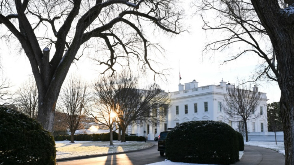 Bewaffneten Mann nahe des Wei&szlig;en Hauses niedergeschossen - Trump in Florida