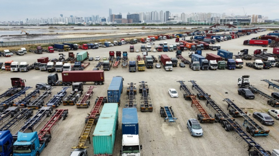 Camioneros surcoreanos terminan una huelga de m&aacute;s de una semana