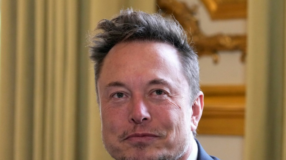 Elon Musk monta su show en el sal&oacute;n tecnol&oacute;gico en Par&iacute;s