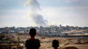 Novos bombardeios israelenses matam 80 em Gaza e 450 mil fogem em Rafah