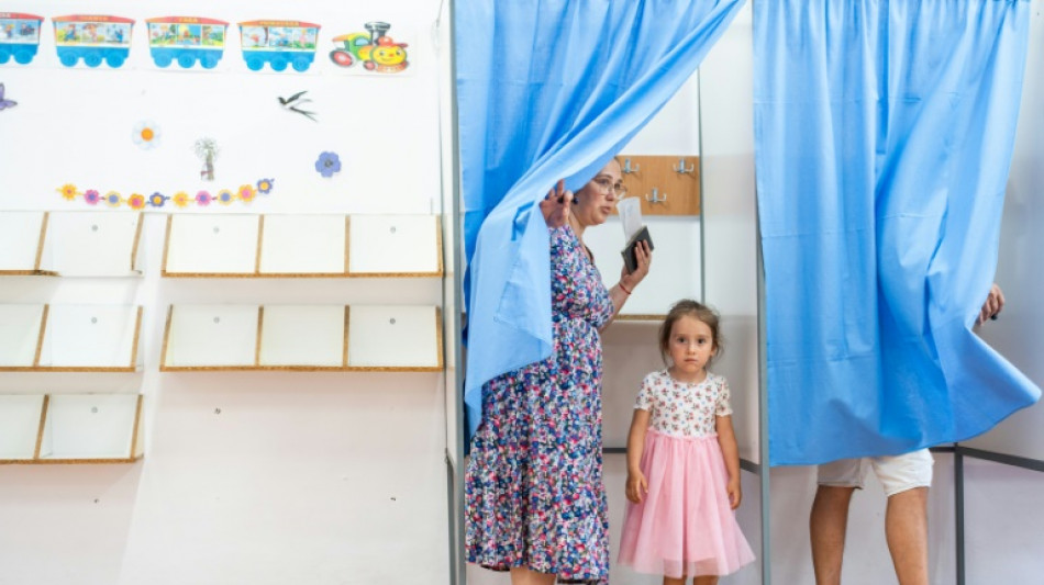 La Roumanie rejoue la pr&eacute;sidentielle, l'extr&ecirc;me droite favorite