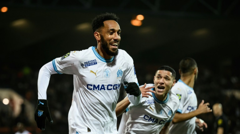 L1: Lacazette r&eacute;veille Lyon, Aubameyang refait r&ecirc;ver Marseille