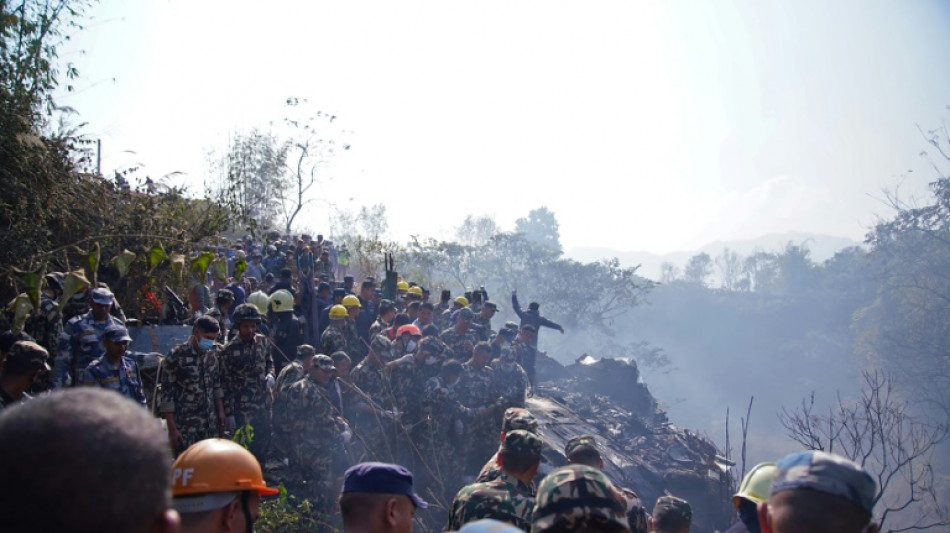 Au moins 67 morts dans un accident d'avion au N&eacute;pal 