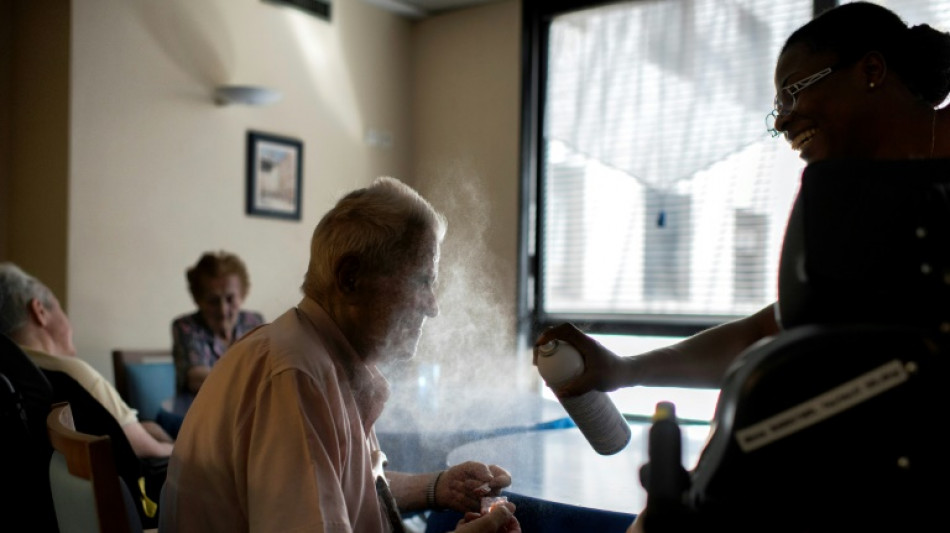 Dans un h&ocirc;pital g&eacute;riatrique de Lyon, des seniors &agrave; l'abri de la canicule
