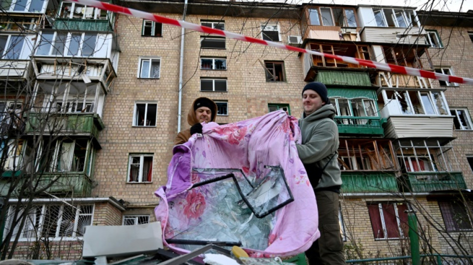 Russische und ukrainische Drohnenangriffe einen Tag nach gr&ouml;&szlig;tem Angriff auf Kiew