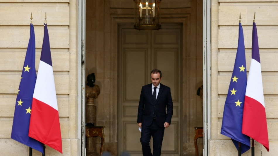 Lecornu entame d'ultimes négociations, Macron lâché par ses alliés