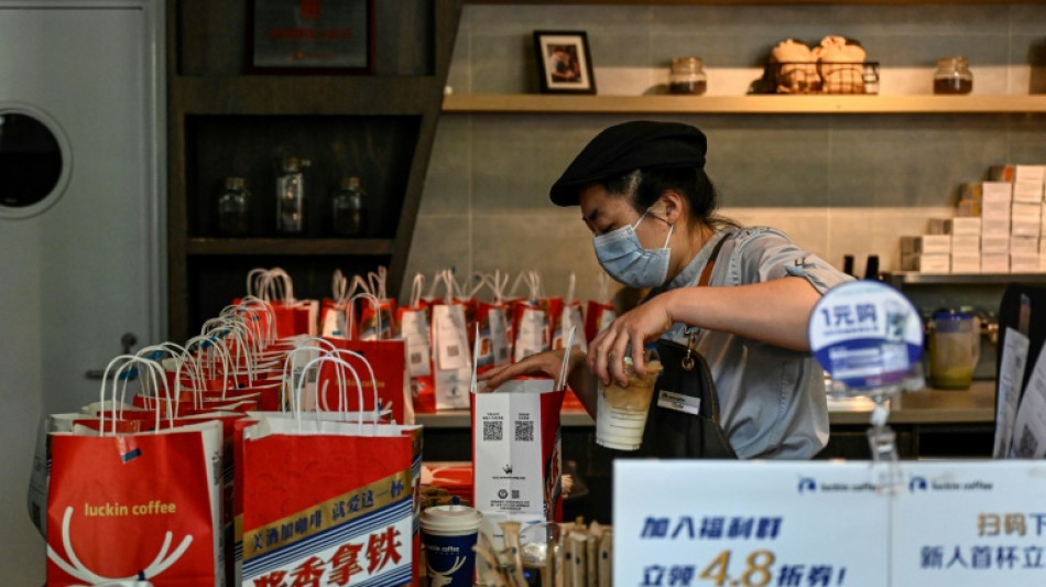 Anstehen f&uuml;r Kaffee mit Schnaps