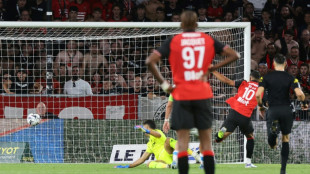 Olympique de Marselha perde no fim para o Rennes com dez jogadores na abertura da Ligue 1