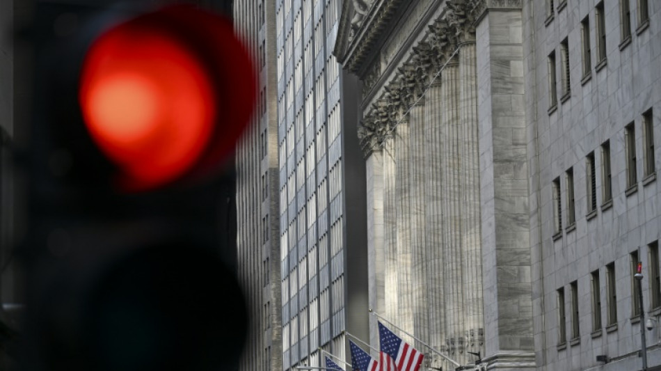 Wall Street rally fizzles as tariff worries resurface