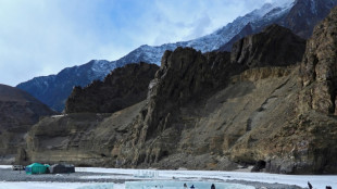 Un "mini-Colisée" en parpaings de glace dans l'Himalaya indien