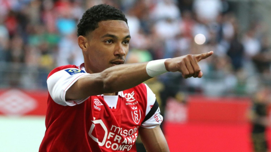 Foot: l'attaquant Hugo Ekitik&eacute; pr&ecirc;t&eacute; avec option d'achat par Reims au Paris SG (club)