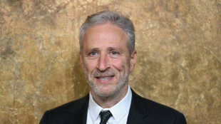 Apple cancela programa de Jon Stewart por diverg&ecirc;ncias sobre China e IA