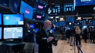 Wall Street termine en hausse, espère une baisse des taux cette année