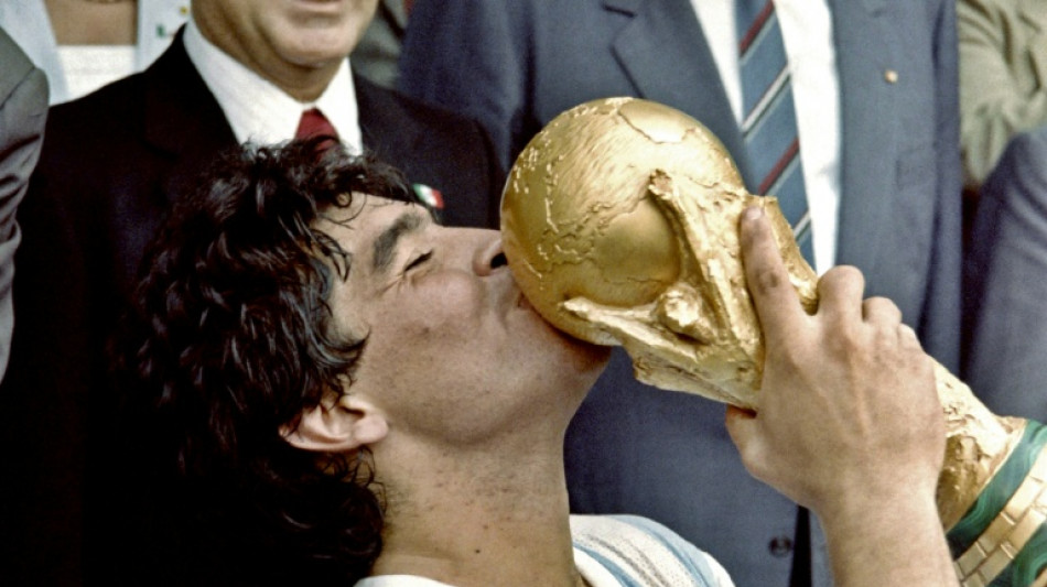 Argentine: la mort du "Dieu" Maradona revient devant la justice