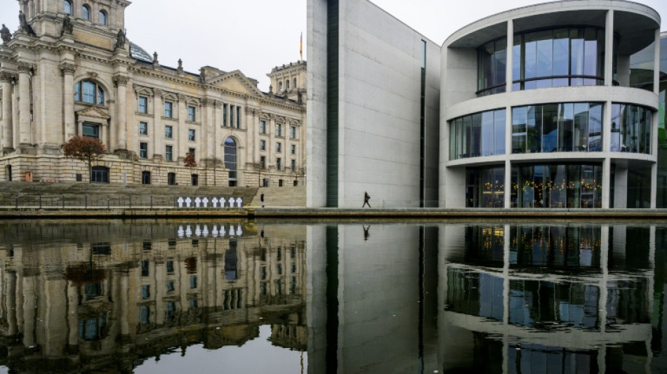 Nach neuem Steinwurf auf Amtsgeb&auml;ude: Einschl&auml;gig bekannter Mann in Berlin in Haft