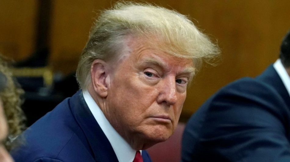 Trump &eacute; proibido de divulgar documentos sens&iacute;veis nas redes sociais