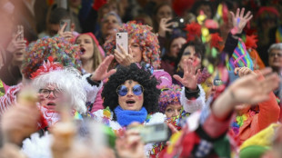 Rosenmontagszüge rollen erstmals wieder ohne Einschränkungen durch Karnevalshochburgen