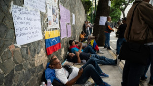Rematar la casa para vivir, la inesperada ruina de los jubilados petroleros en Venezuela
