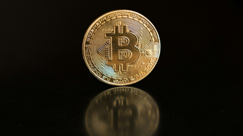 Bitcoin sackt ab - Entt&auml;uschung &uuml;ber Trumps "Krypto-Gipfel"