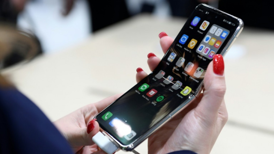 Los tel&eacute;fonos plegables vuelven con fuerza y quieren ser el futuro