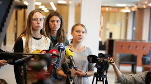 Ativista sueca Greta Thunberg &eacute; condenada &agrave; multa por desobedecer a pol&iacute;cia