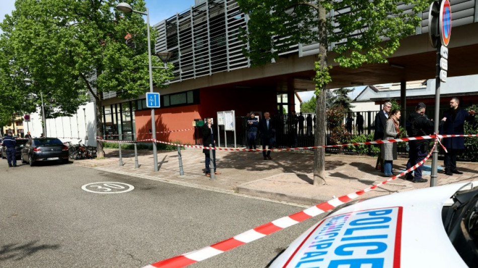 Bas-Rhin: deux fillettes blessées au couteau devant leur école, une autre victime d'un malaise